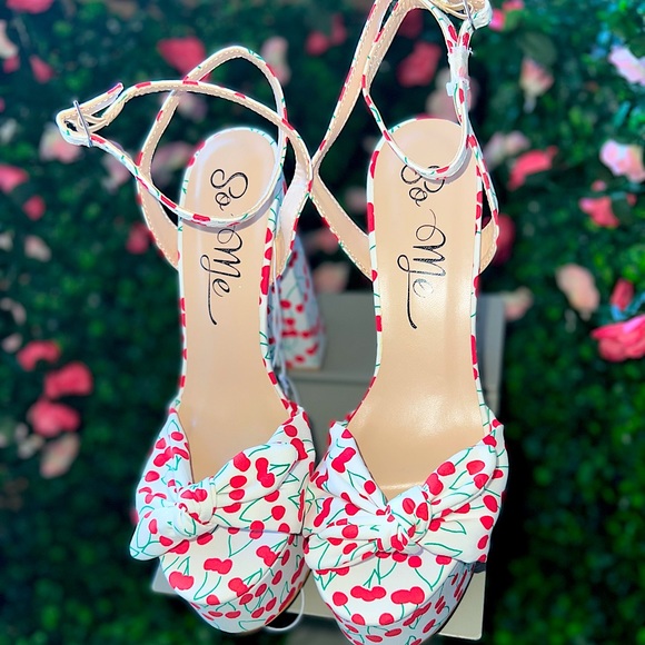 Cherry Print Heels 🍒 - Picture 2 of 4
